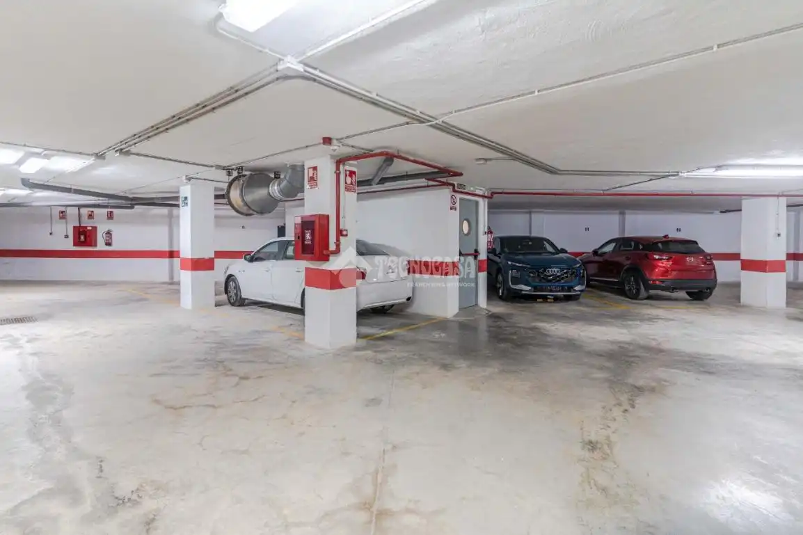 Parking de Piso en venta en La Zubia con Terraza