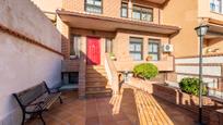 Vista exterior de Casa o xalet en venda en Navalcarnero amb Aire condicionat, Terrassa i Piscina