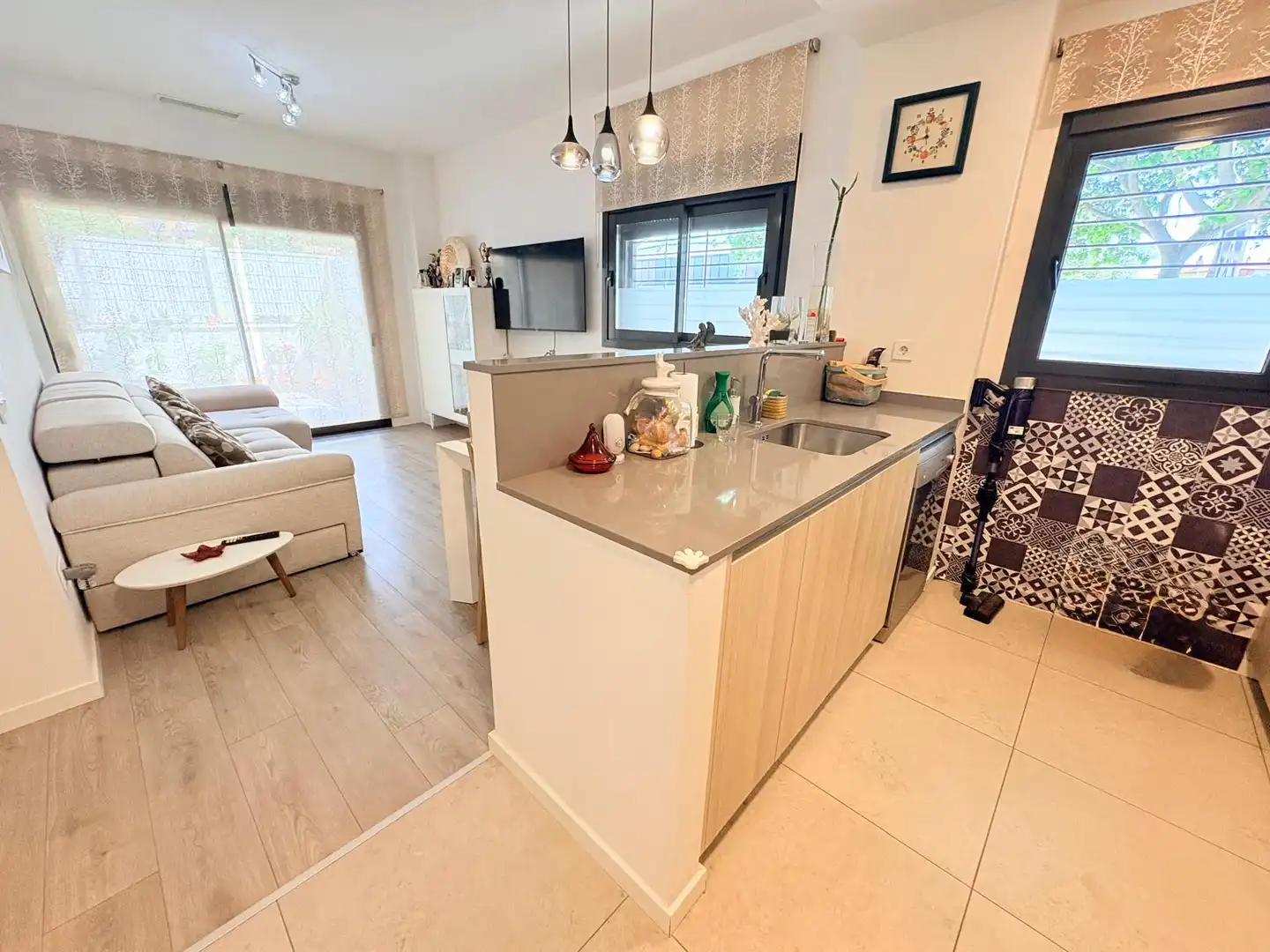 Ground floor with pool for sale in Avinguda de L'Onze de Setembre, imagen 15