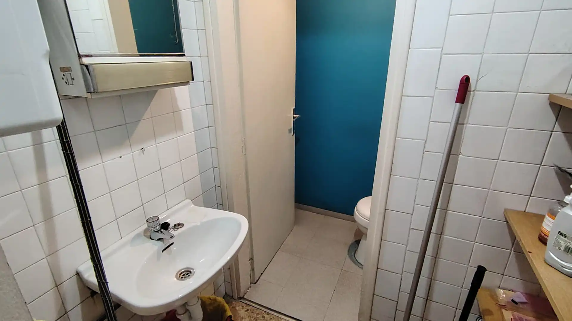 Baño de Local en venta en Coslada con Aire acondicionado
