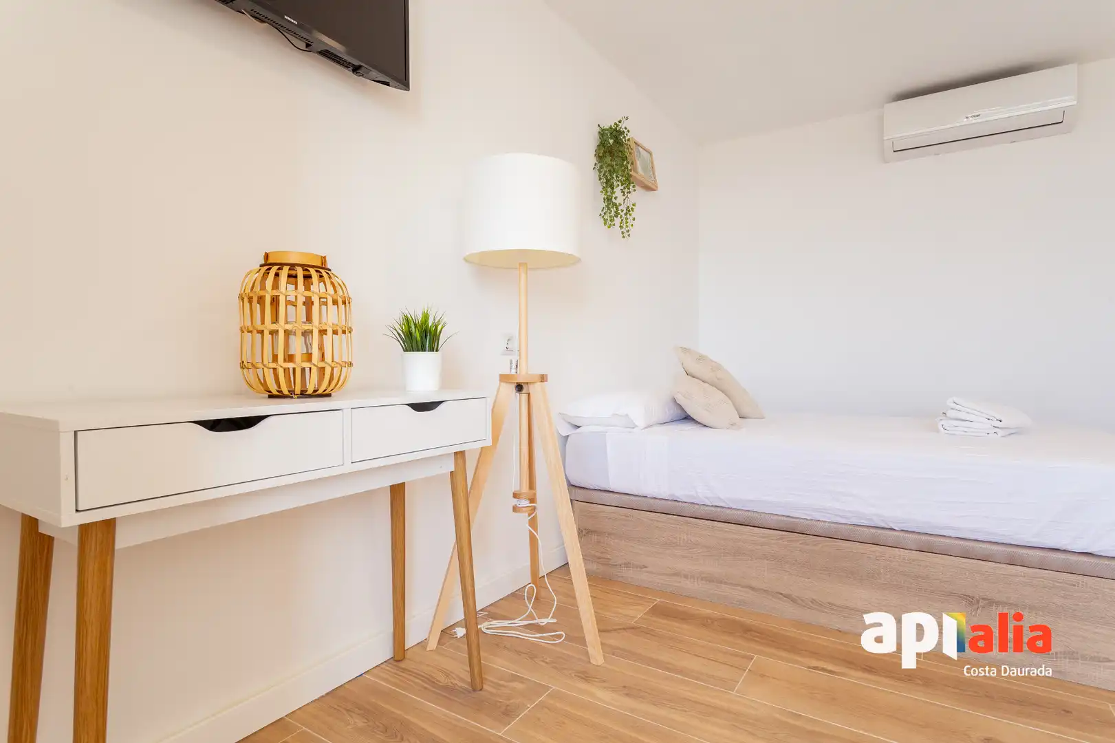 Schlafzimmer von Wohnung zum Verkauf in Vila-seca mit Klimaanlage, Heizung und Gemeinschaftspool