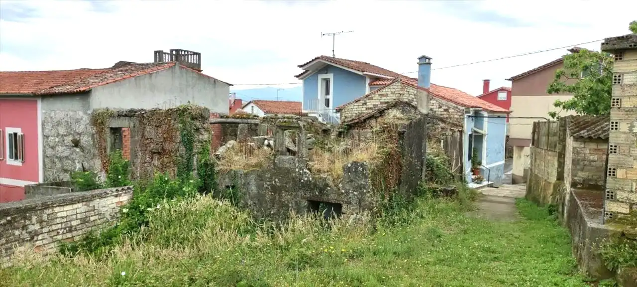 Residential zum Verkauf in De Cruz, A Guarda