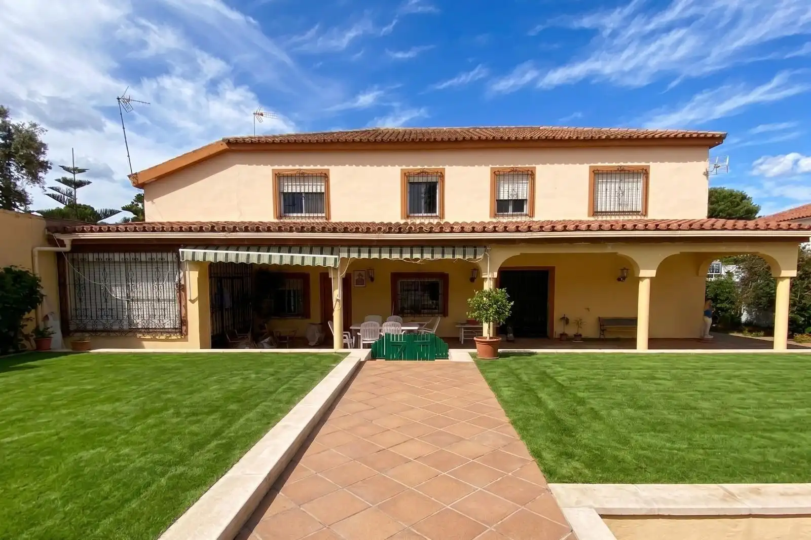 Vista exterior de Casa o chalet de alquiler en Algeciras