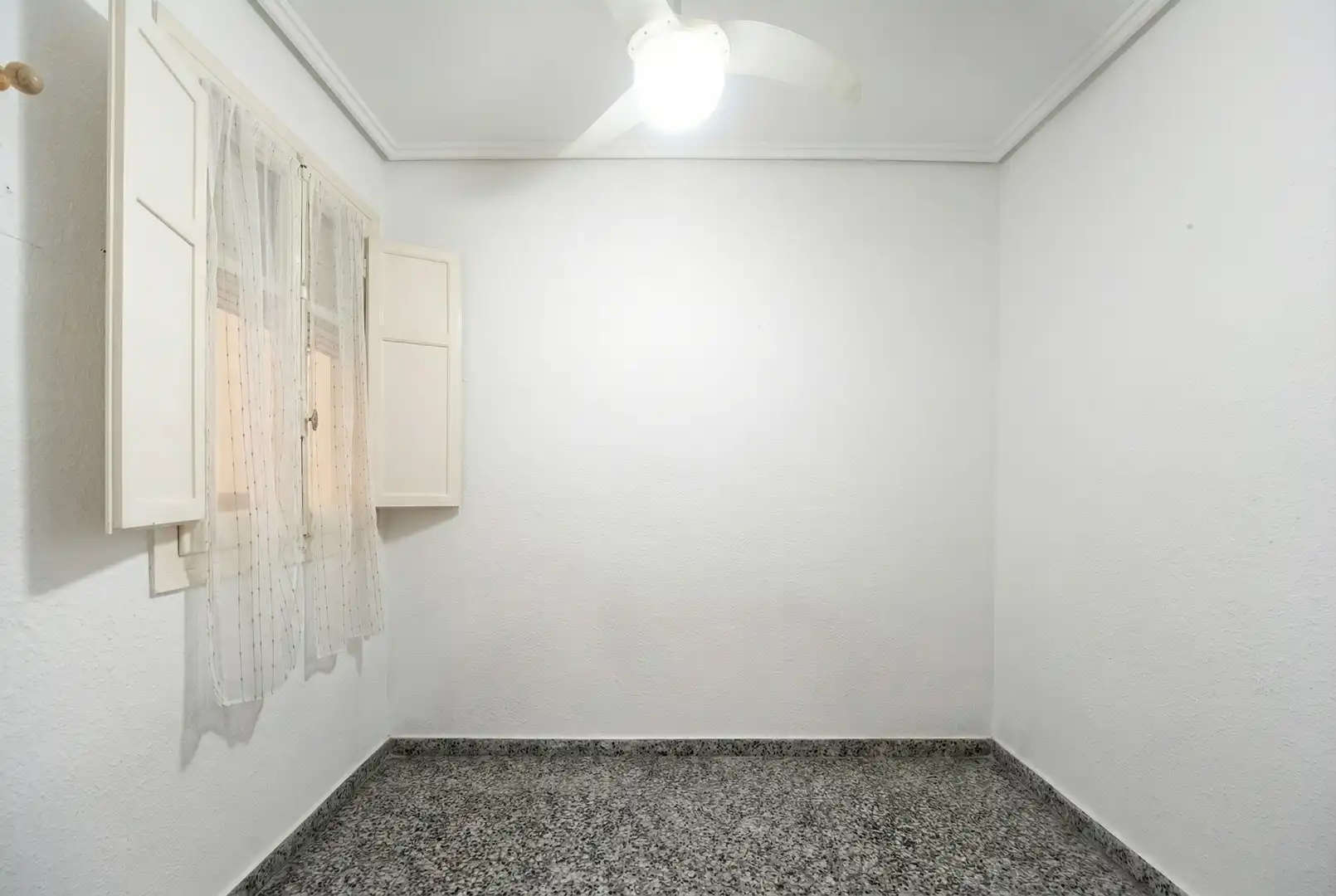 Schlafzimmer von Wohnung zum Verkauf in Valencia mit Klimaanlage, Privatgarten und Abstellraum