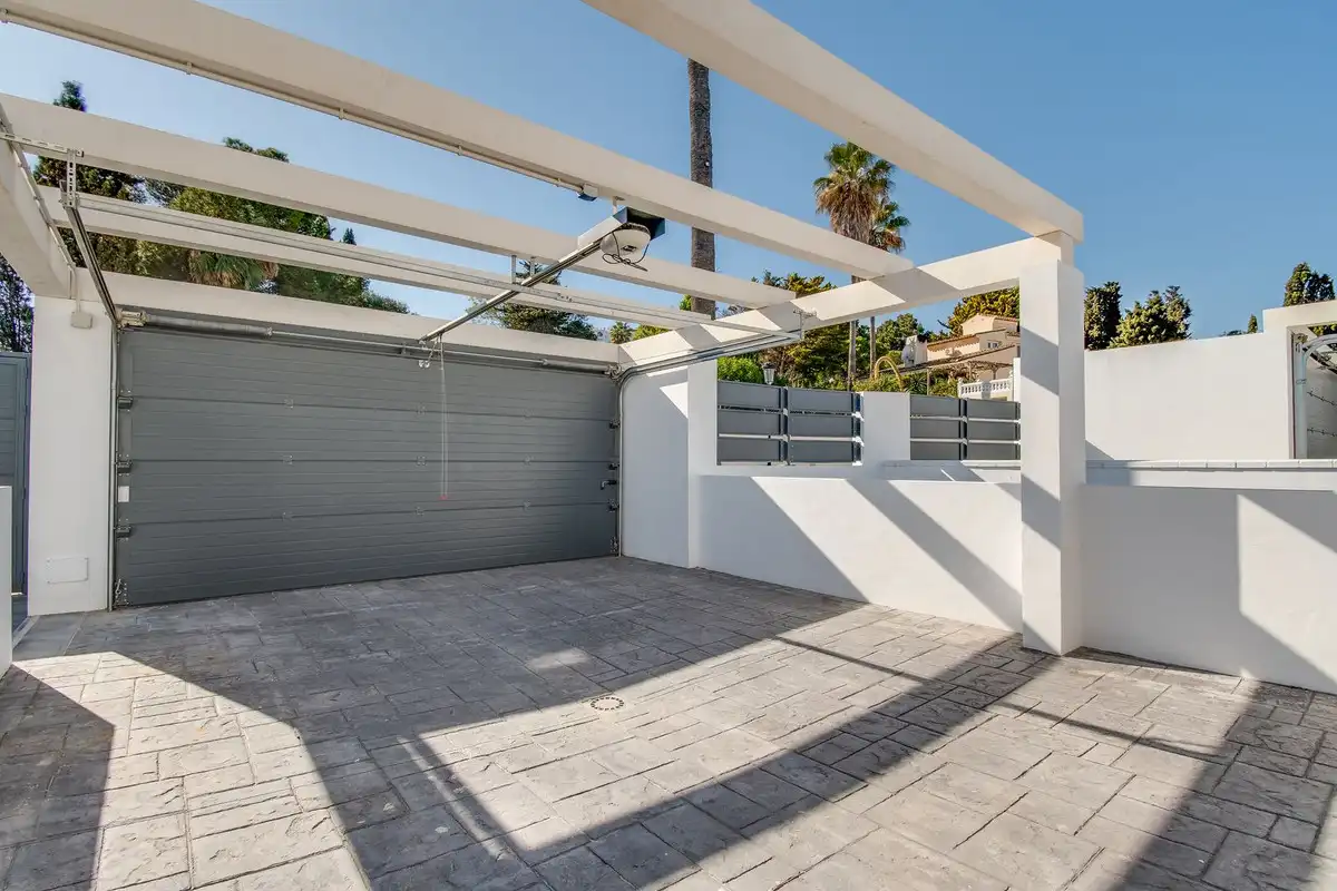 Terrassa de Casa o xalet en venda en Manilva amb Aire condicionat, Jardí privat i Terrassa