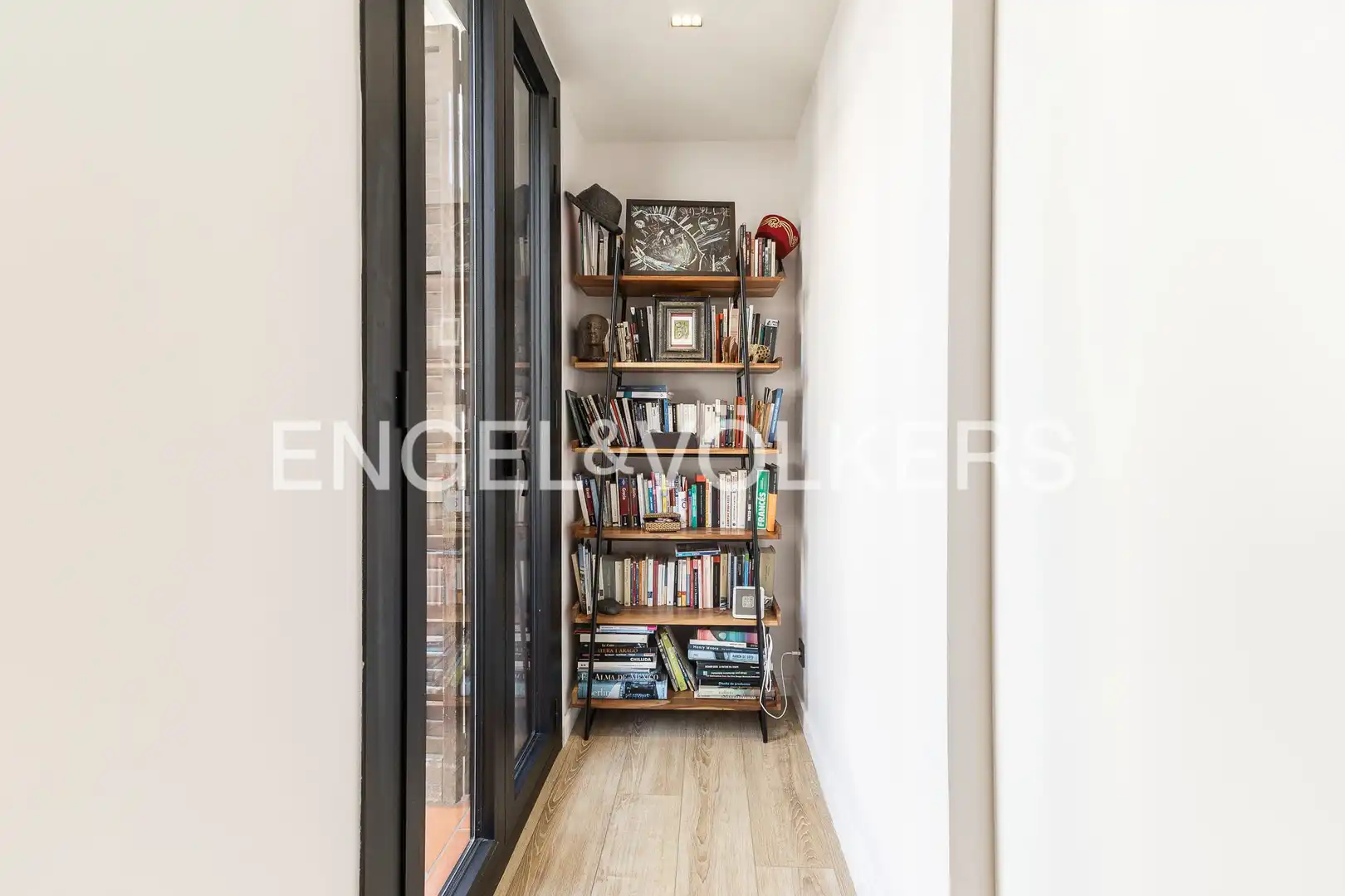 Flat for sale in Barcelona  with Air Conditioner, Heating and Balcony