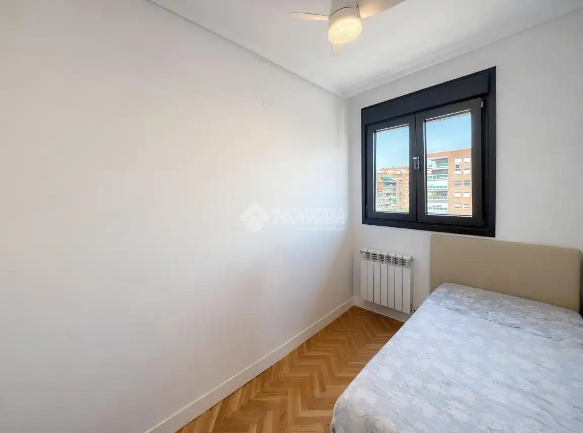 Habitación de Piso en venta en Madrid con Calefacción y Piscina comunitaria