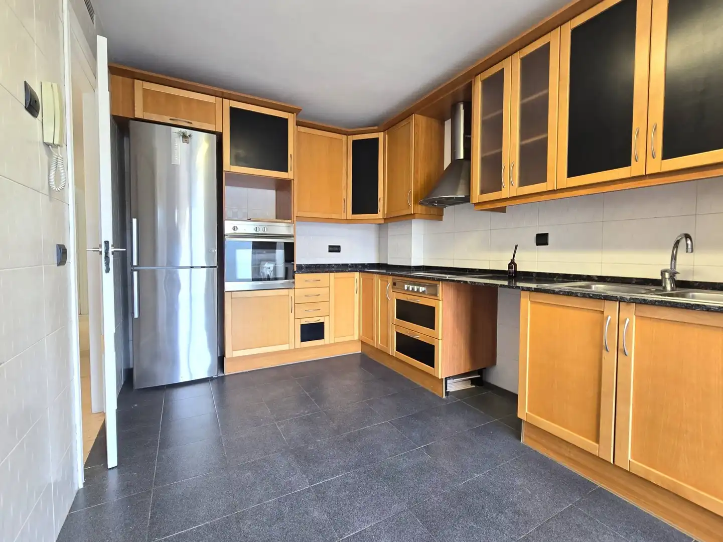 Küche von Wohnung zum Verkauf in Reus mit Klimaanlage, Heizung und Terrasse