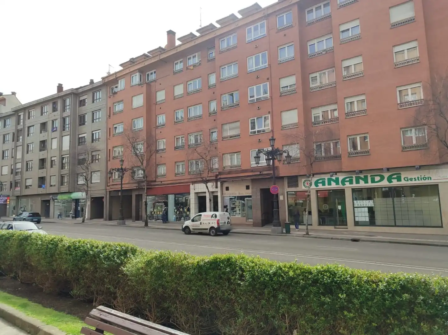 Vista exterior de Pis en venda en Oviedo 