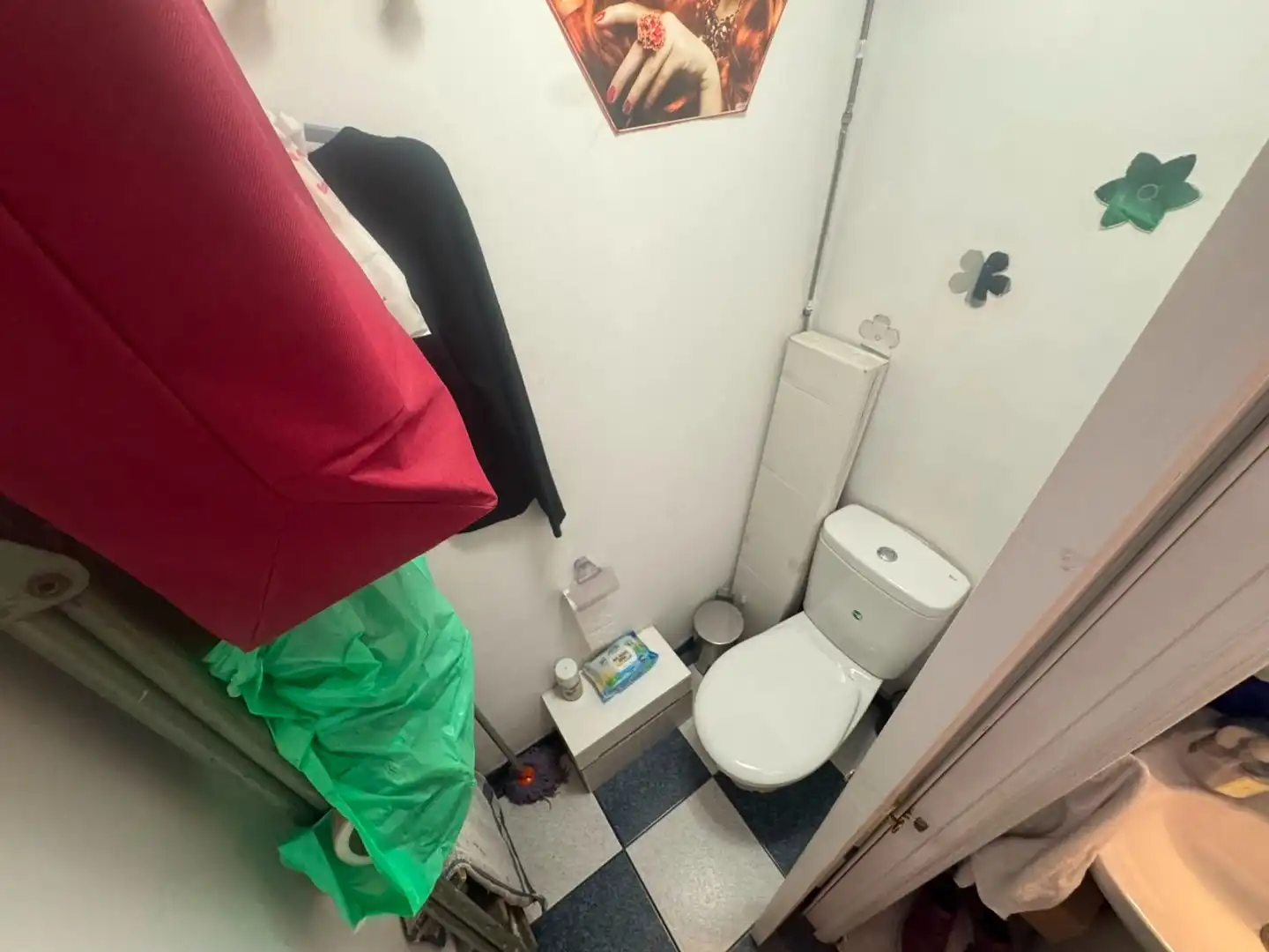 Baño de Local en venta en Madrid con Aire acondicionado, Calefacción y Amueblado