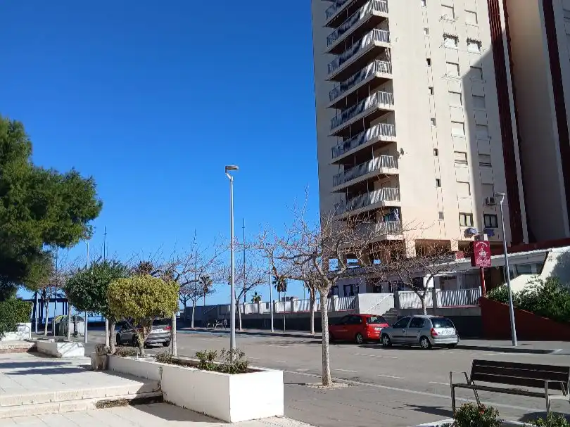 Vista exterior de Local de alquiler en Playa de Gandia