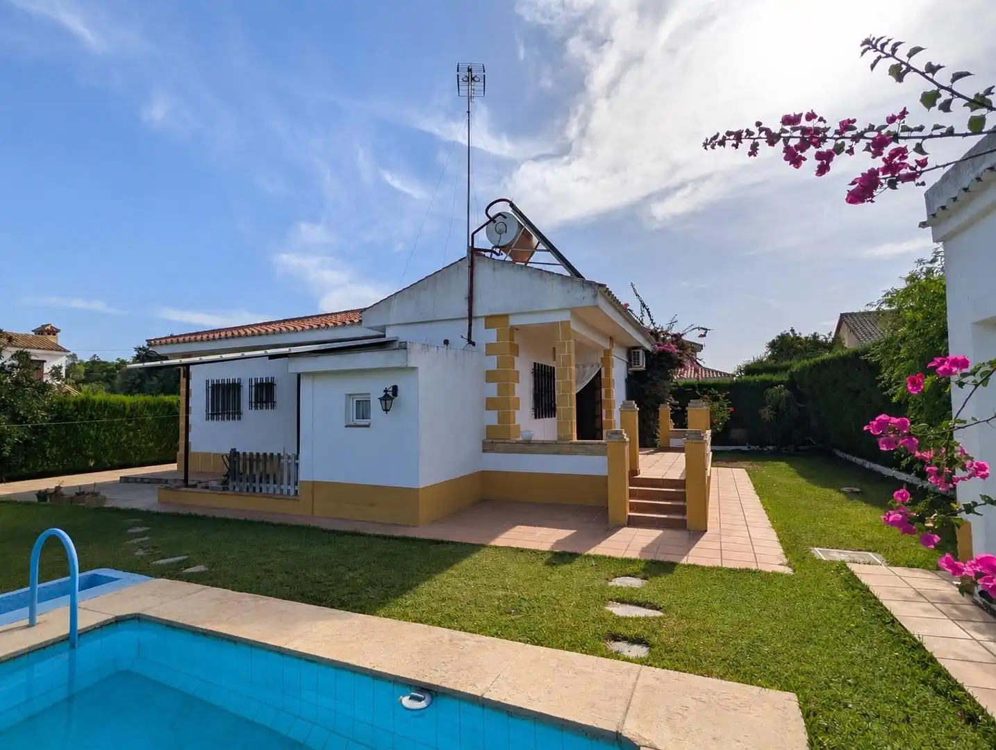 Detached house with pool for sale in Sanlúcar la Mayor, imagen 31