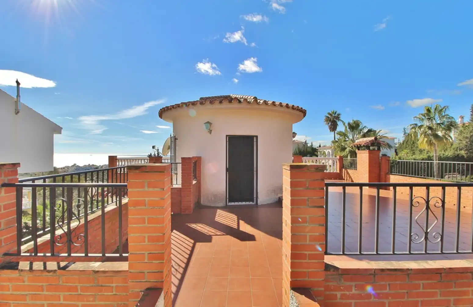 Terrassa de Casa o xalet en venda en Rincón de la Victoria amb Aire condicionat, Jardí privat i Terrassa