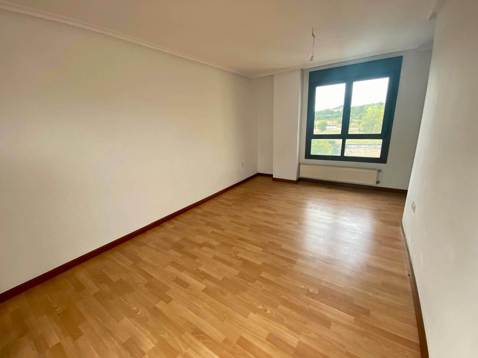 Living room of Flat for sale in Gijón   with Heating, Parquet flooring and Terrace