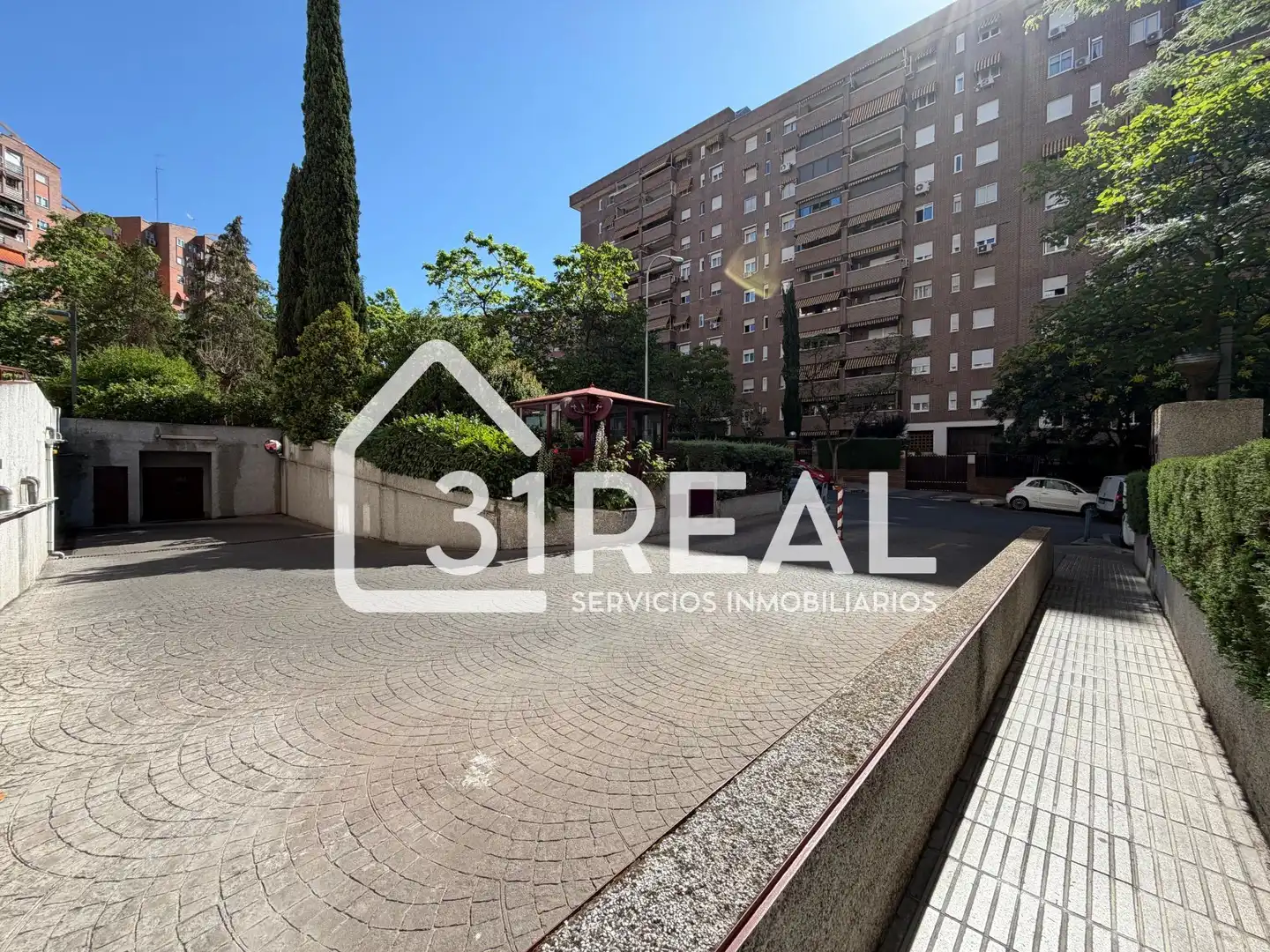 Vista exterior de Piso en venta en Madrid con Aire acondicionado, Calefacción y Jardín privado