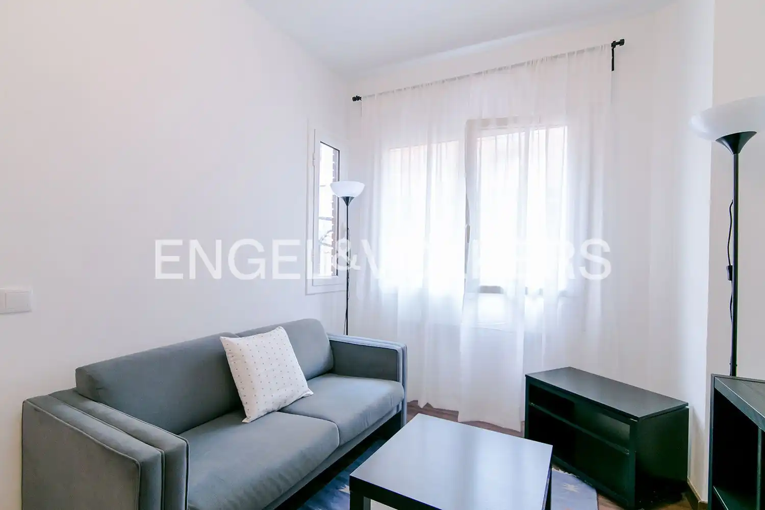 Sala de estar de Piso en venta en Barcelona con Calefacción y Amueblado