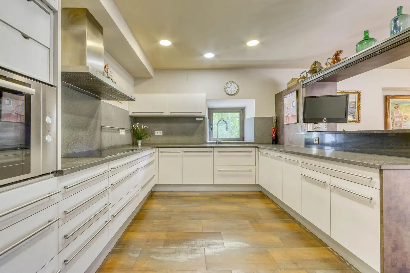 Cocina de Finca rústica en venta en Boadella i les Escaules con Calefacción, Jardín privado y Terraza