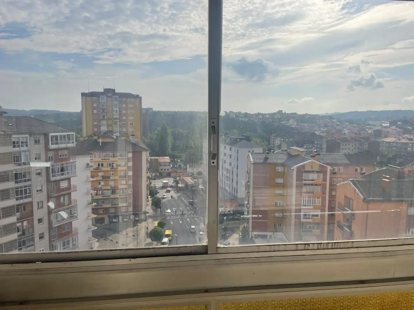 Vista exterior de Piso en venta en Avilés con Calefacción y Balcón