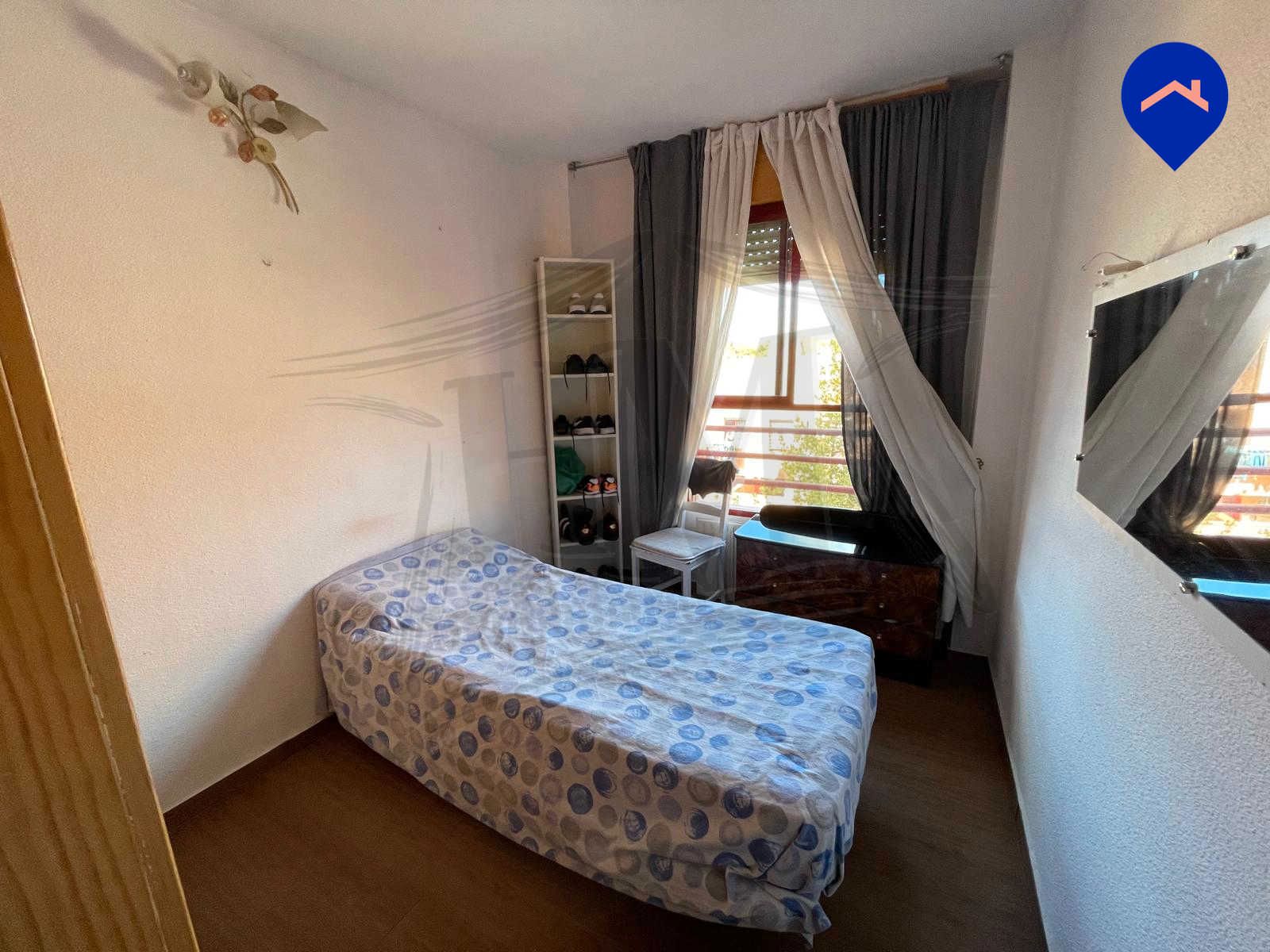 Bedroom of Flat for sale in  Madrid Capital  with Air Conditioner, Heating and Terrace