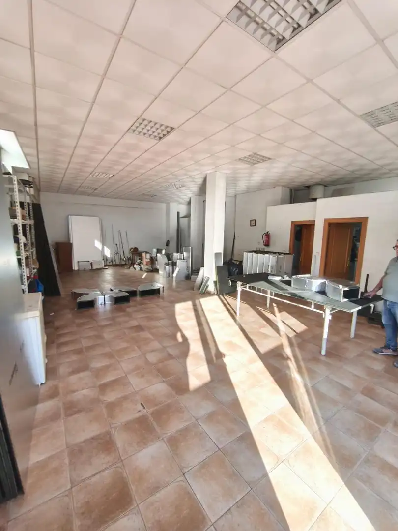 Local comercial en venda a Pedanías Este
