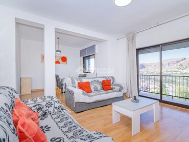 Flat with balcony for sale in Loja