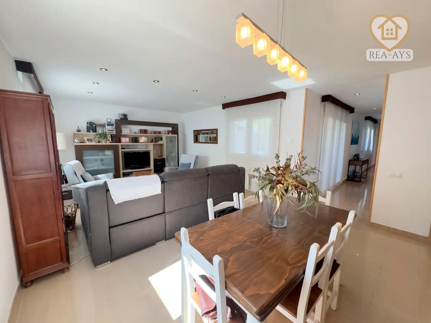 Sala d'estar de Casa o xalet en venda en Mediona amb Calefacció, Jardí privat i Terrassa