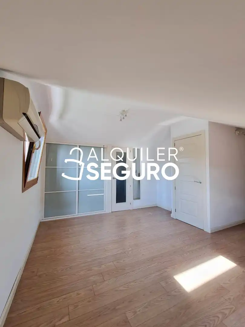 Habitación de Casa o chalet de alquiler en Pozuelo de Alarcón con Aire acondicionado, Calefacción y Terraza