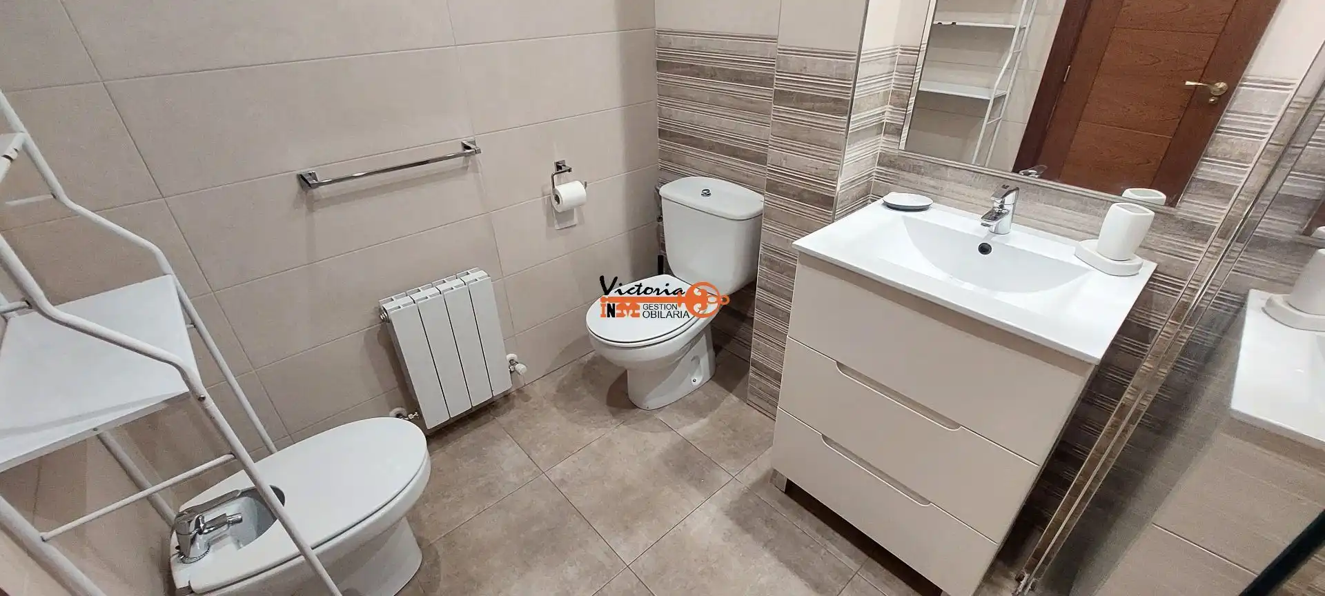 Baño de Dúplex en venta en Castro-Urdiales con Calefacción, Trastero y Piscina comunitaria