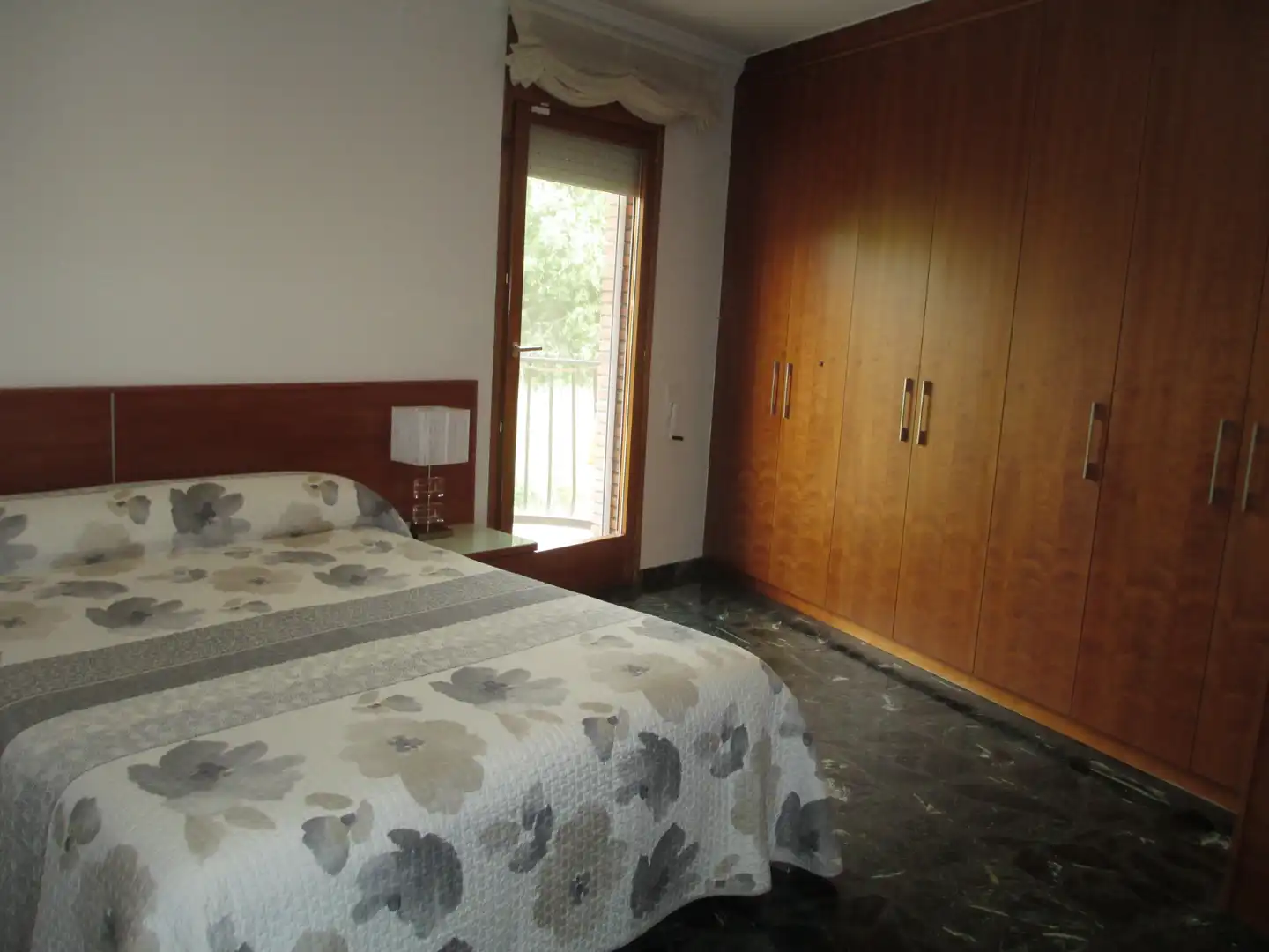 Dormitori de Casa adosada en venda en Sant Celoni amb Calefacció, Terrassa i Traster