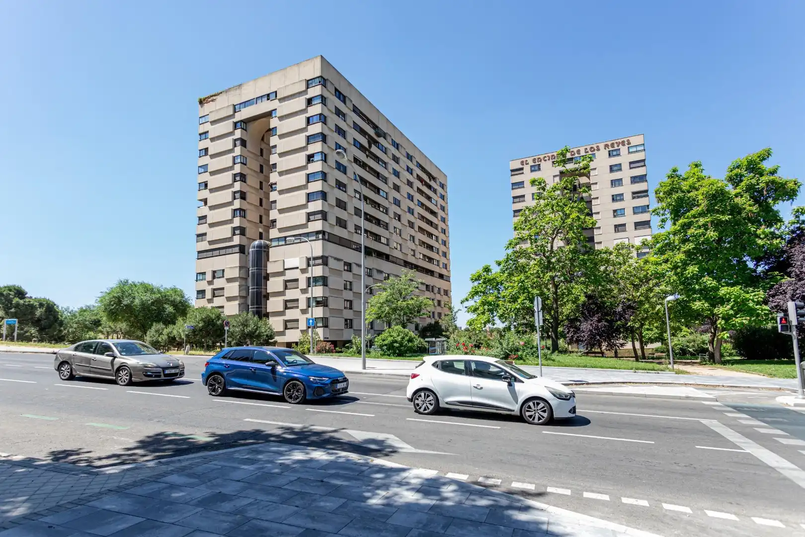 Exterior view of Flat for sale in Madrid  with Heating, Parquet flooring and Community pool