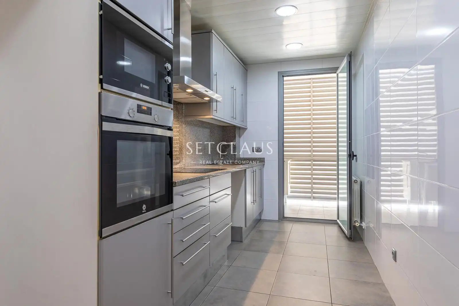 Küche von Wohnung zum Verkauf in Badalona mit Klimaanlage, Heizung und Terrasse