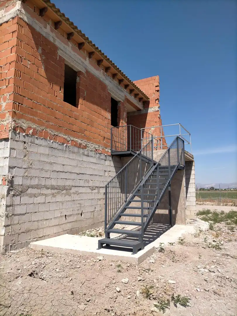 Vista exterior de Casa o xalet en venda en Orihuela amb Jardí privat, Terrassa i Traster