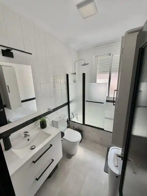 Baño de Piso en venta en Coria del Río con Aire acondicionado y Terraza