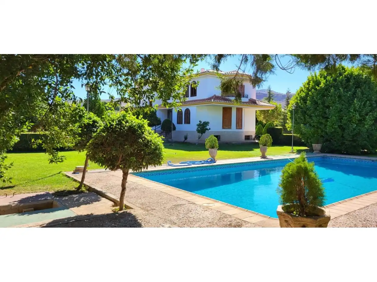 Jardí de Casa o xalet en venda en Baza amb Calefacció, Jardí privat i Terrassa