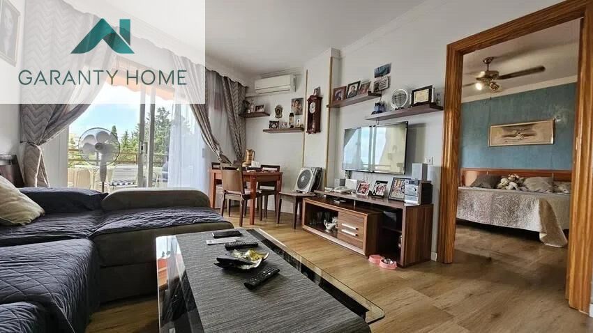 Sala d'estar de Pis en venda en Torremolinos amb Aire condicionat, Jardí privat i Terrassa