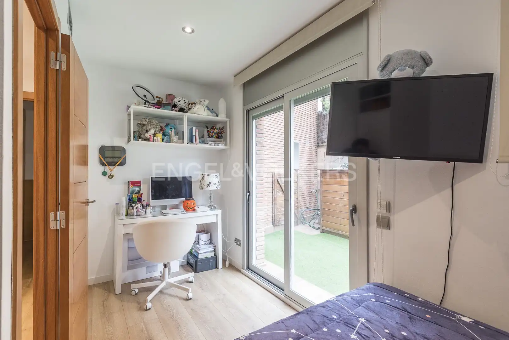 Schlafzimmer von Wohnung zum Verkauf in Barcelona mit Klimaanlage, Heizung und Privatgarten