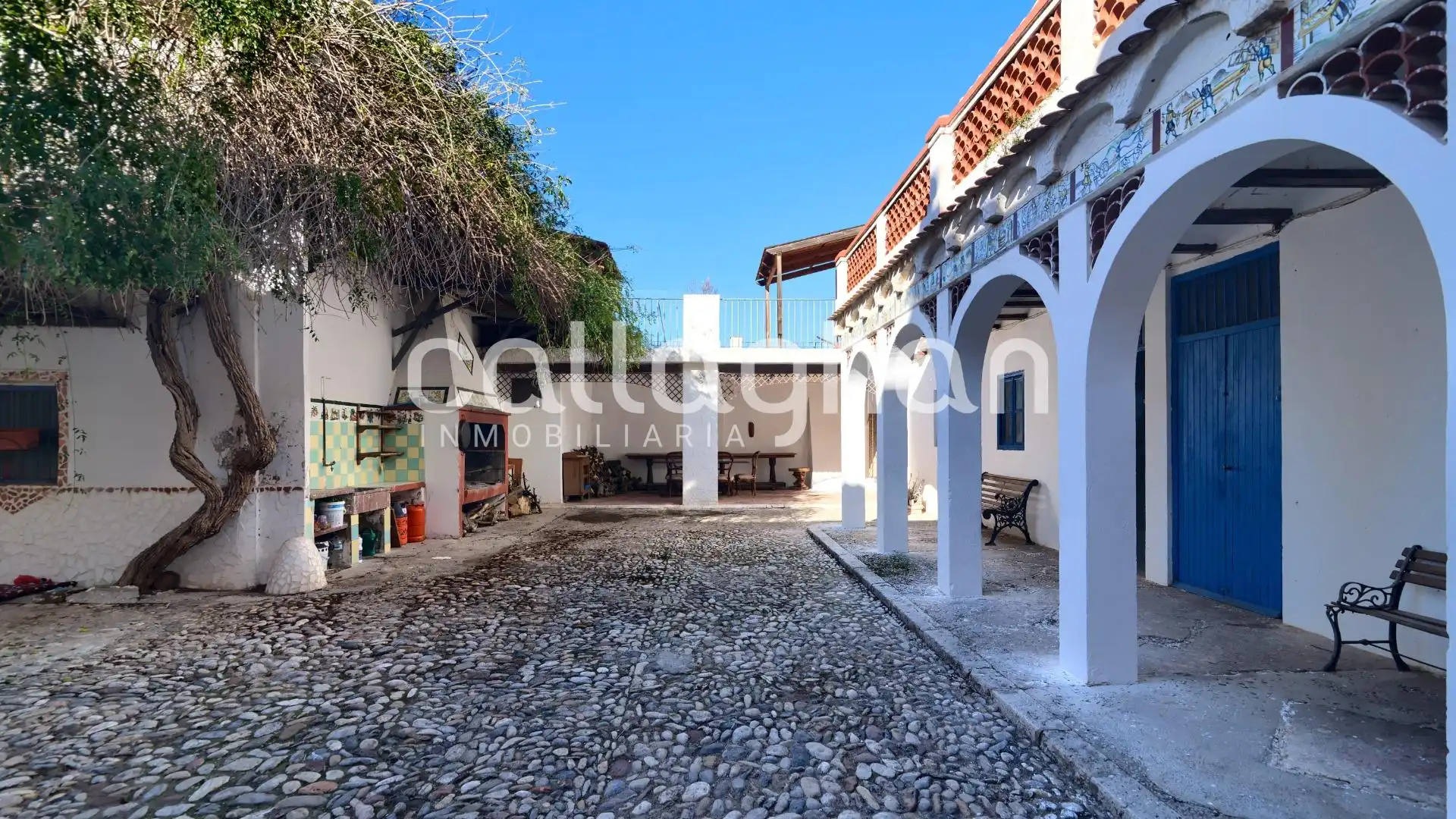 Vista exterior de Casa o xalet en venda en Manises amb Aire condicionat, Calefacció i Jardí privat
