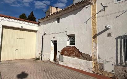 Vista exterior de Pis en venda en Velilla de San Antonio