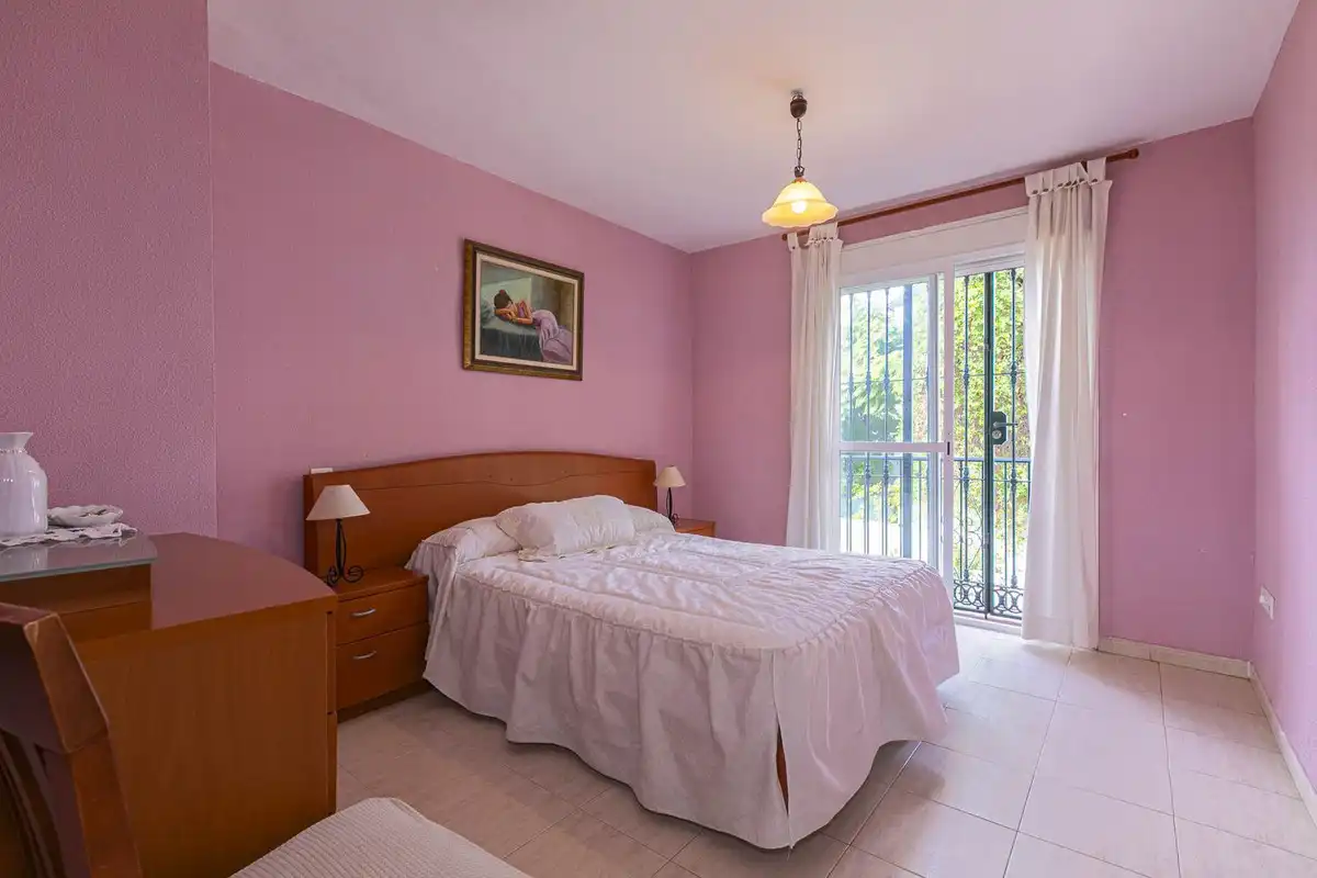 Dormitori de Casa adosada en venda en Marbella amb Terrassa i Traster