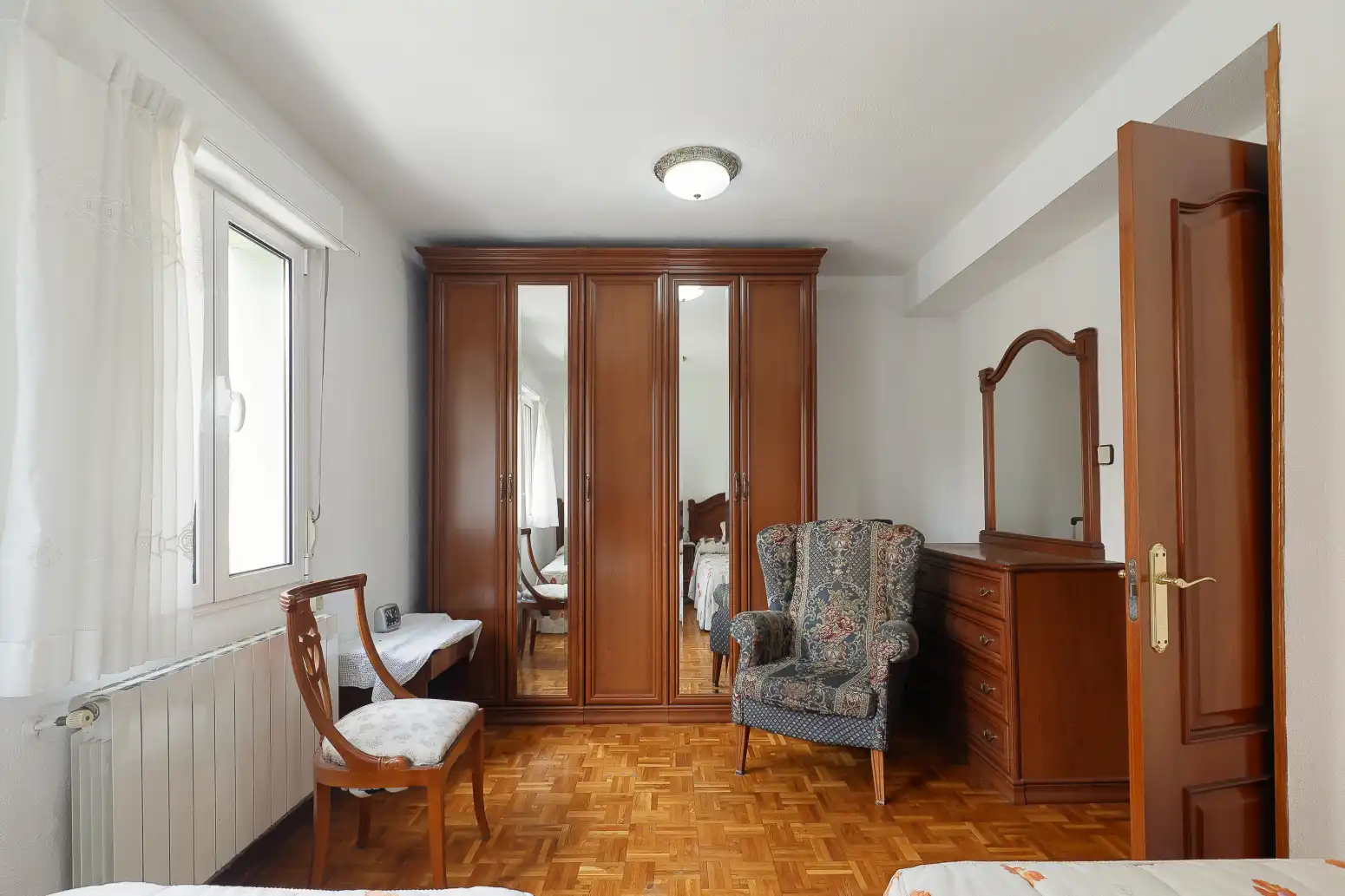 Habitación de Piso en venta en Oviedo  con Calefacción y Parquet