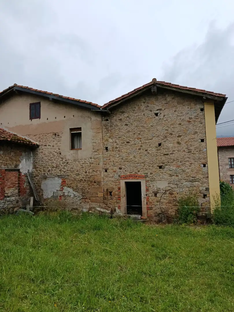 Vista exterior de Casa o chalet en venta en Santiurde de Toranzo con Jardín privado, Amueblado y Balcón