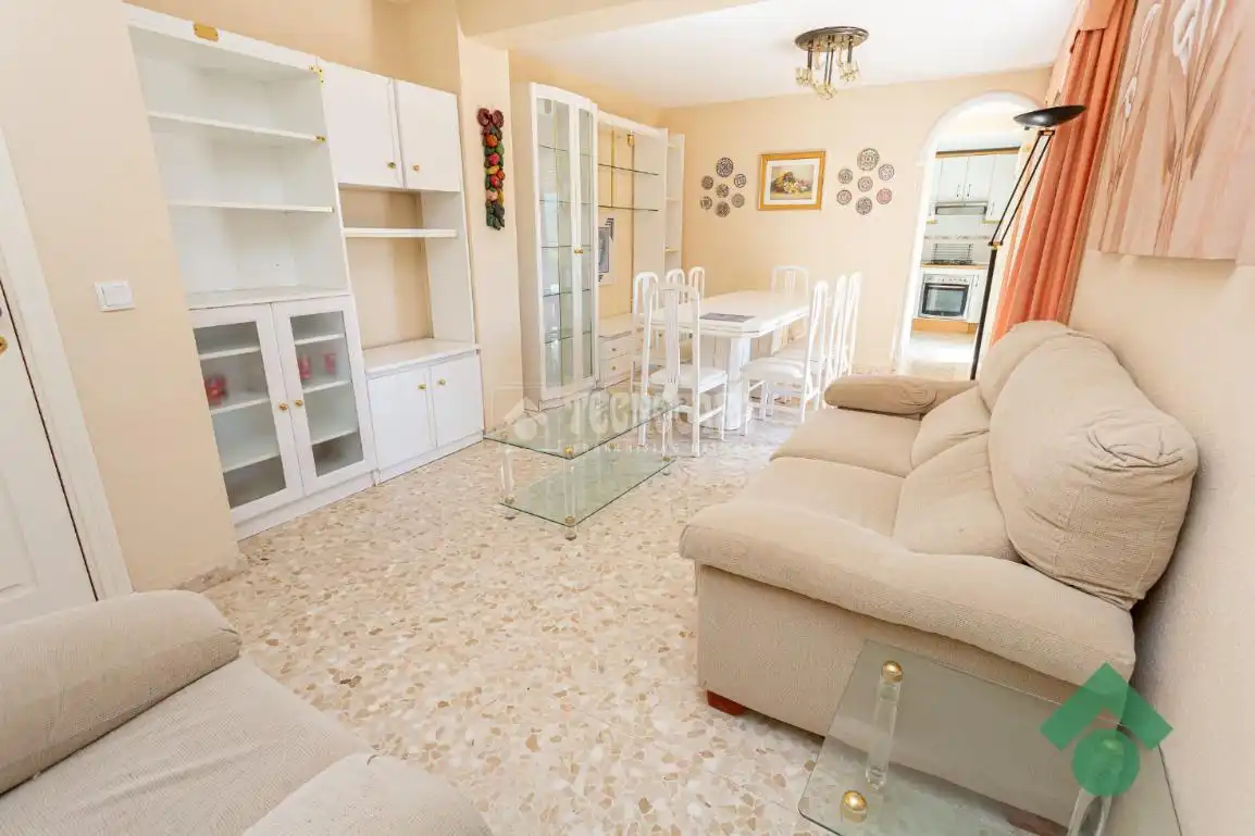 Sala de estar de Piso en venta en Algeciras con Amueblado y Piscina comunitaria