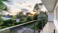 Vista exterior de Casa o xalet en venda en Sant Cugat del Vallès amb Aire condicionat, Calefacció i Terrassa
