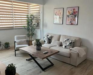 Sala d'estar de Apartament en venda en Torremolinos amb Aire condicionat, Calefacció i Moblat