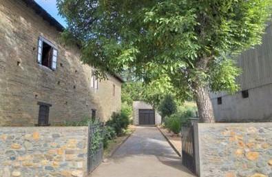 Exterior view of House or chalet for sale in Vega de Espinareda  with Heating, Private garden and Storage room