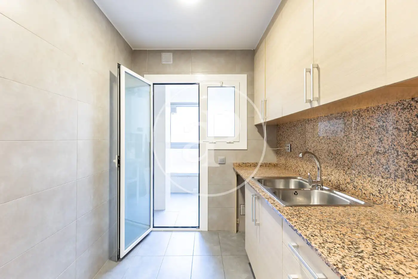 Cocina de Piso en venta en Terrassa con Calefacción, Terraza y Balcón