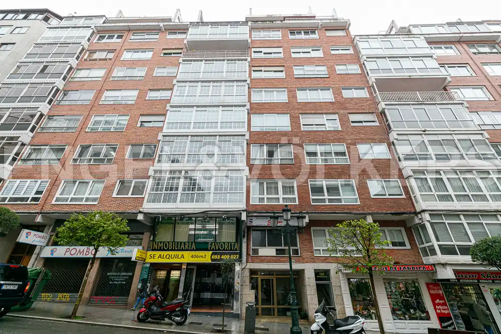 Vista exterior de Pis en venda en Vigo  amb Calefacció