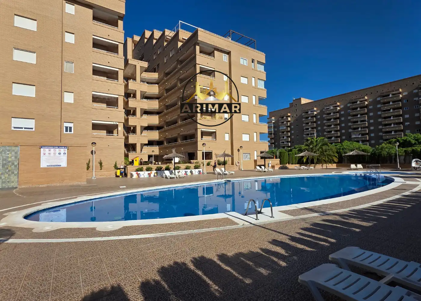Baixos amb piscina en venda a Avenida Central 54, imagen 2