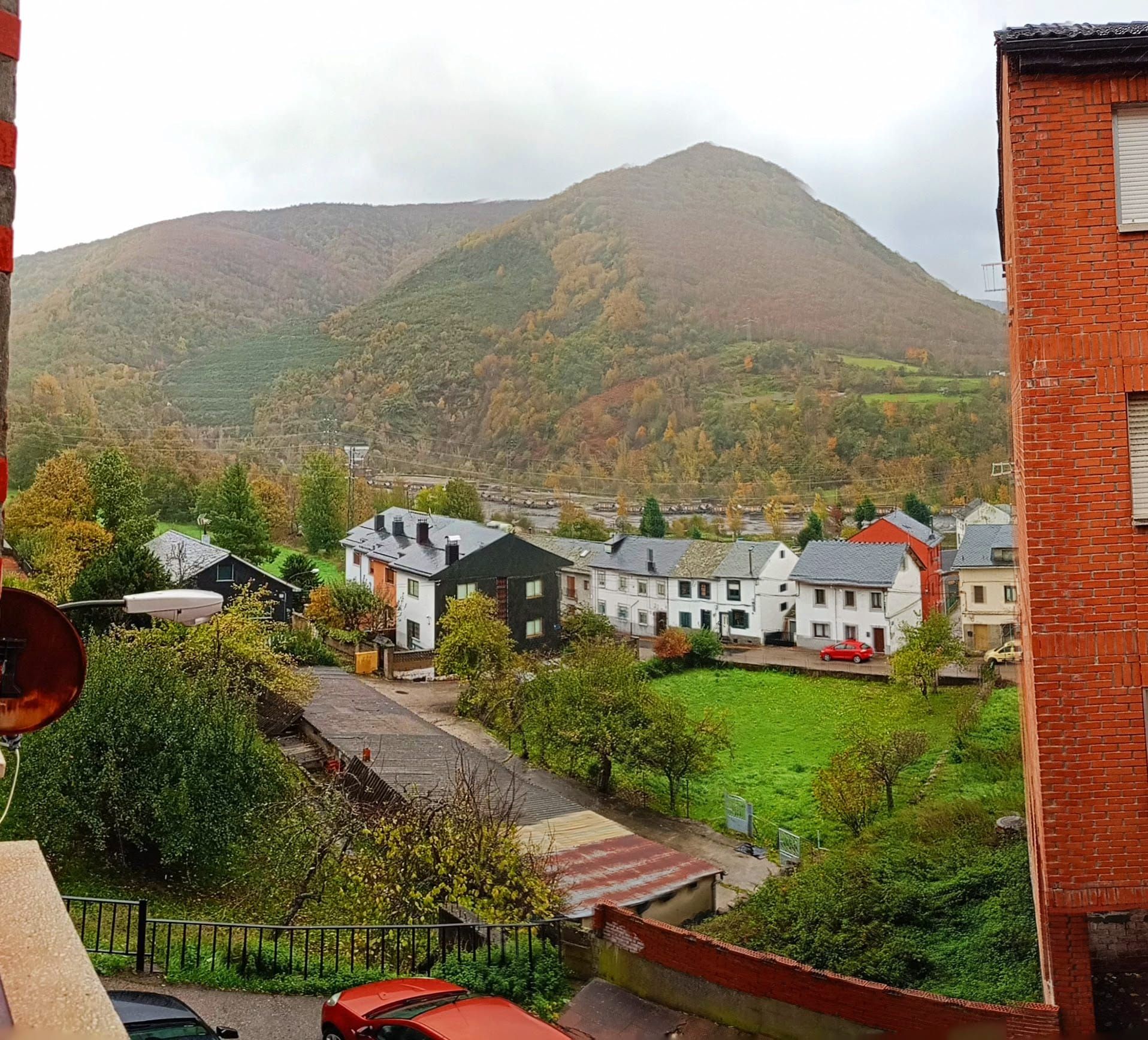 Exterior view of Flat for sale in Villablino  with Storage room and Balcony