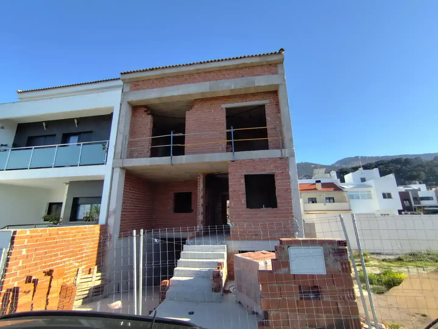 Vista exterior de Casa adosada en venda en  Jaén Capital amb Piscina